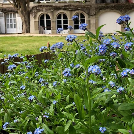 Отель Au Rez De Jardin Шоле Экстерьер фото