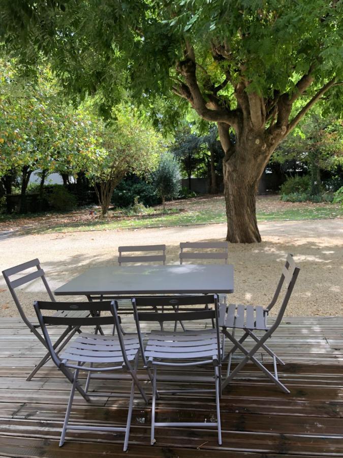 Отель Au Rez De Jardin Шоле Экстерьер фото
