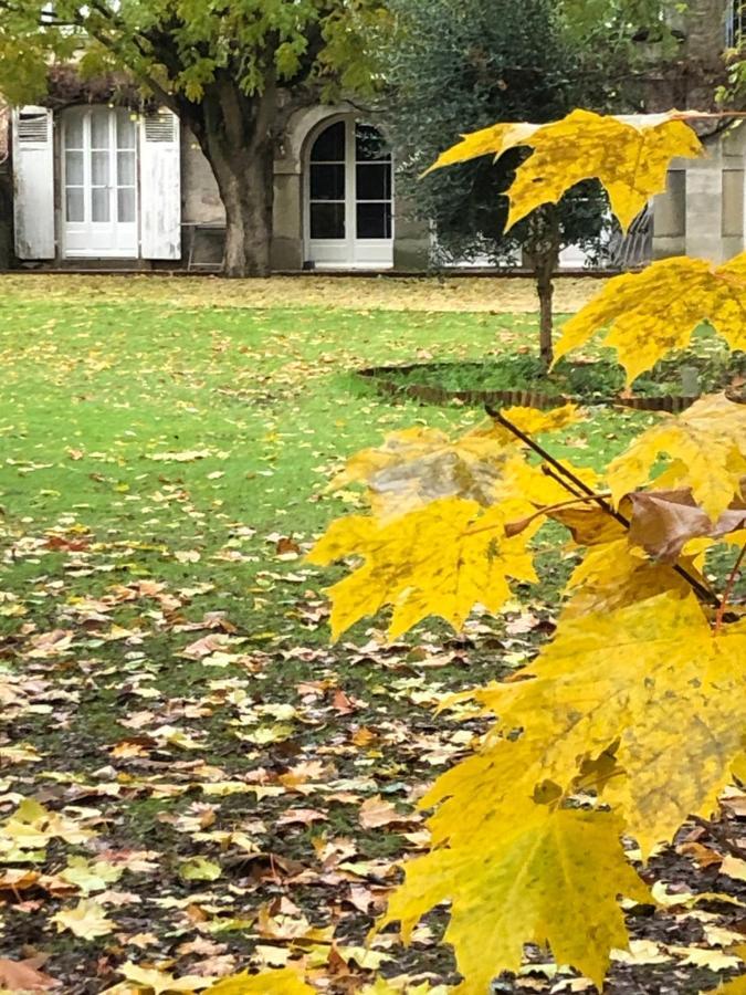 Отель Au Rez De Jardin Шоле Экстерьер фото